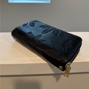 Unbranded black wallet